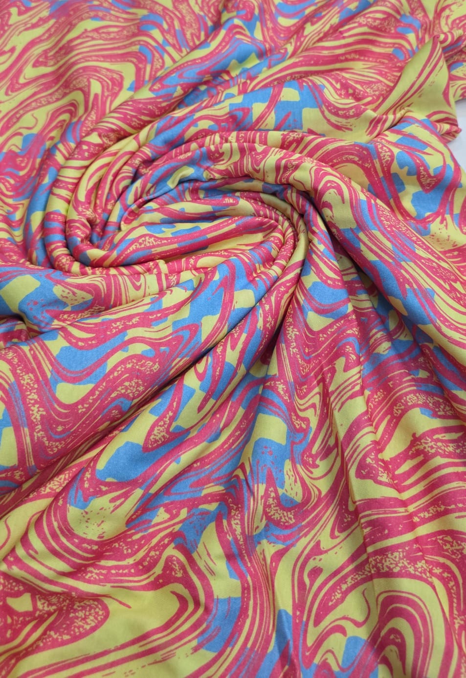 Malha penteada menegotti marmorizada fundo amarelo - Largura 1,80m x Comprimento 2,80 m